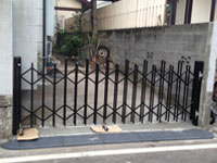 伸縮門扉交換工事リフォーム後